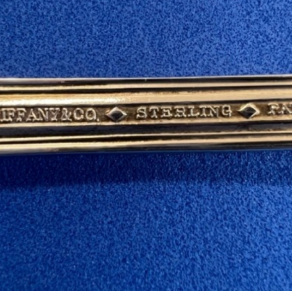 Tiffany & Co. Bridal Registry Shell & Thread Sterling Flatware 110 Piece Set - Picture 2 of 11